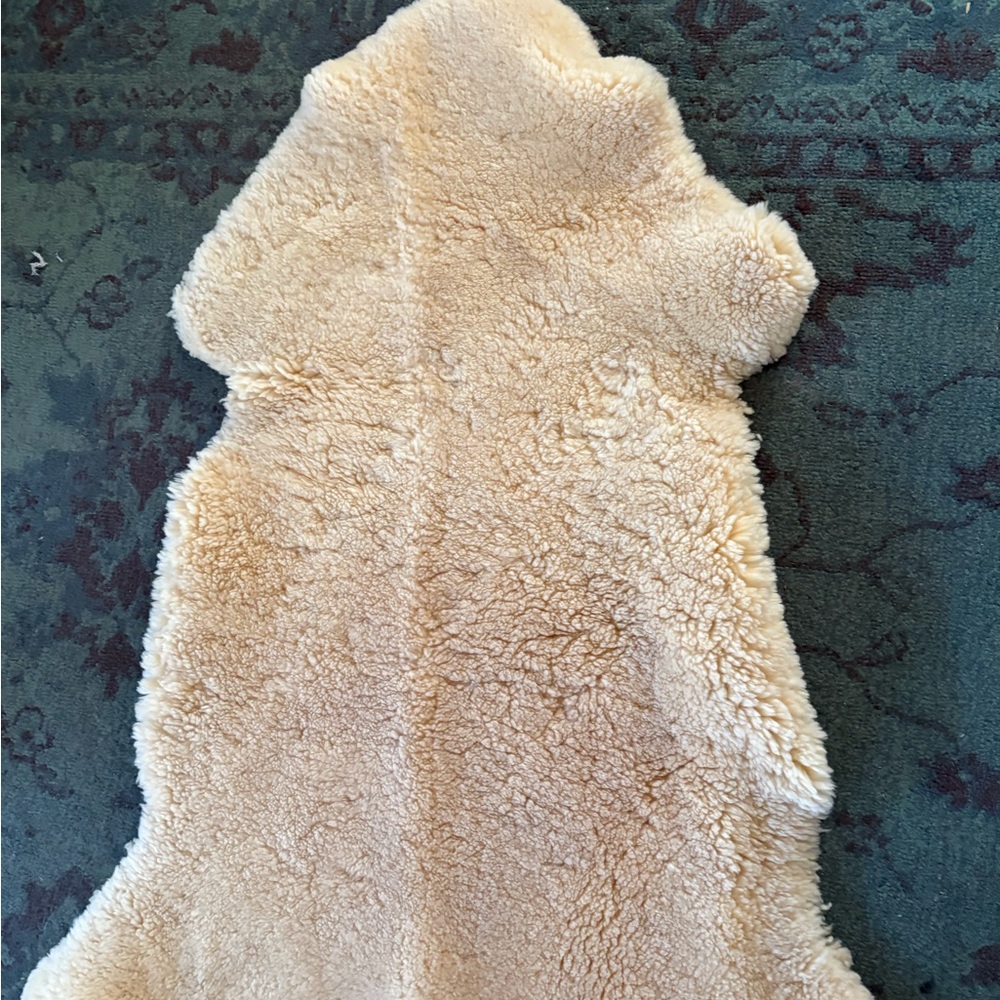 Plush Cream Sheepskin Rug - Picture 2 of 3